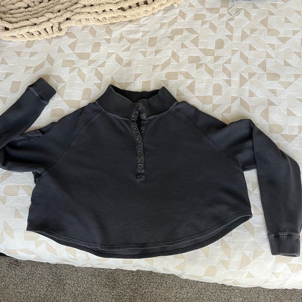 Free People pullover